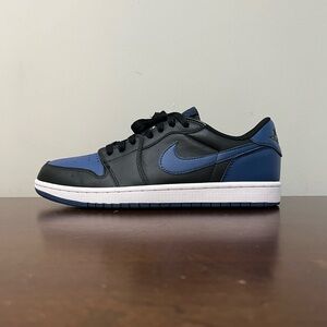 Jordan 1 Low OG Mystic Navy - 11 men’s (scuffs, stains)